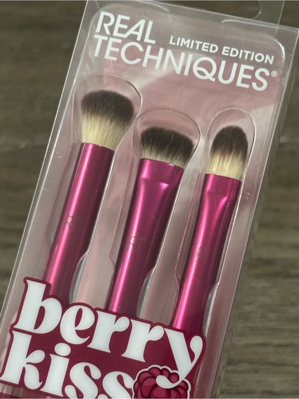 Real Techniques Limited Edition Berry Kiss Makeup Set